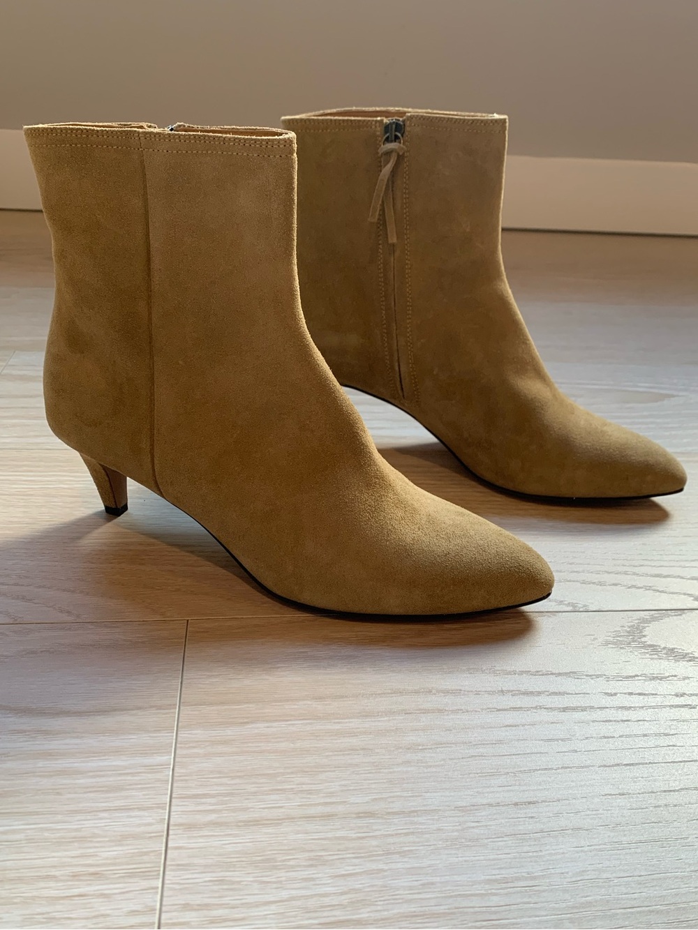 Isabel Marant City Suede Deone Kitten Heel Bootie Tan NWT Size 40 FR - Picture 2 of 11